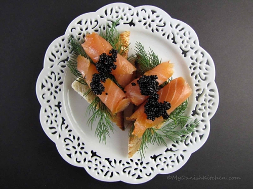 Smørrebrød with Smoked Salmon and Caviar