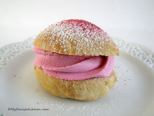 Fastelavnsbolle with Remonce and Raspberry Cream